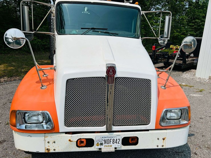 2005-kenworth-t300-image-7