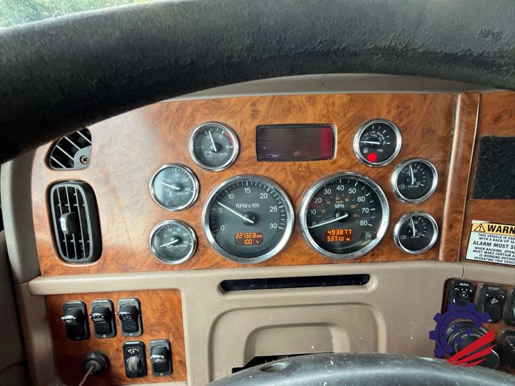 2008-peterbilt-365-image-78