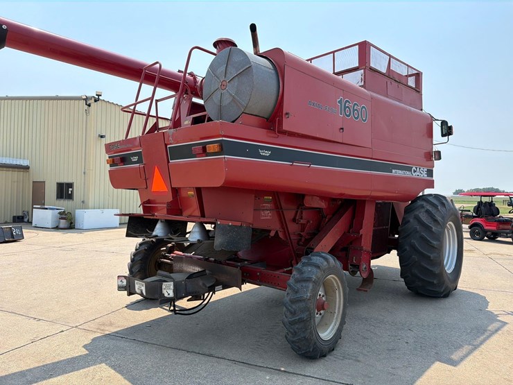 1989-case-ih-1660-image-4