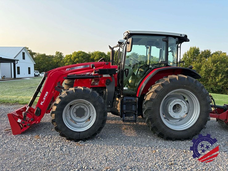 2023-massey-ferguson-5711-image-2
