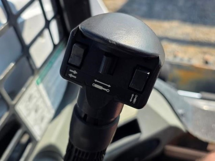 2019-bobcat-t595-image-51