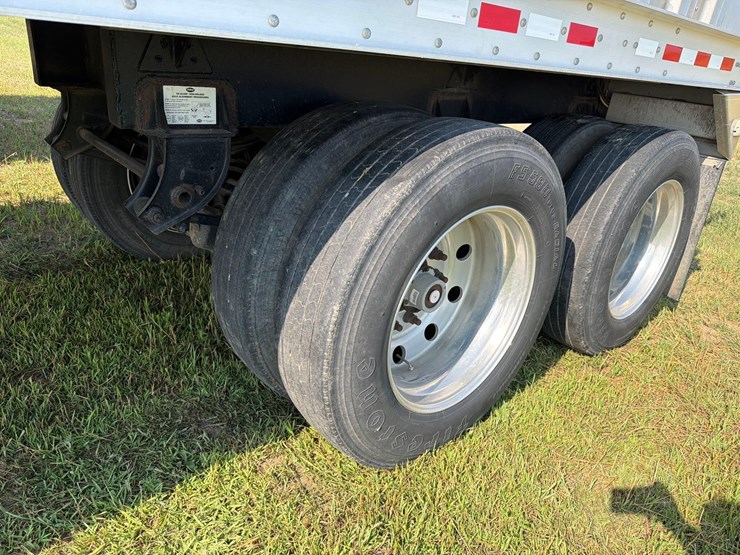 2010-dakota-4100-41ft-semi-grain-trailer-image-9
