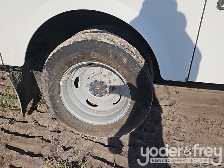 2016-ford-f550-sd-image-7