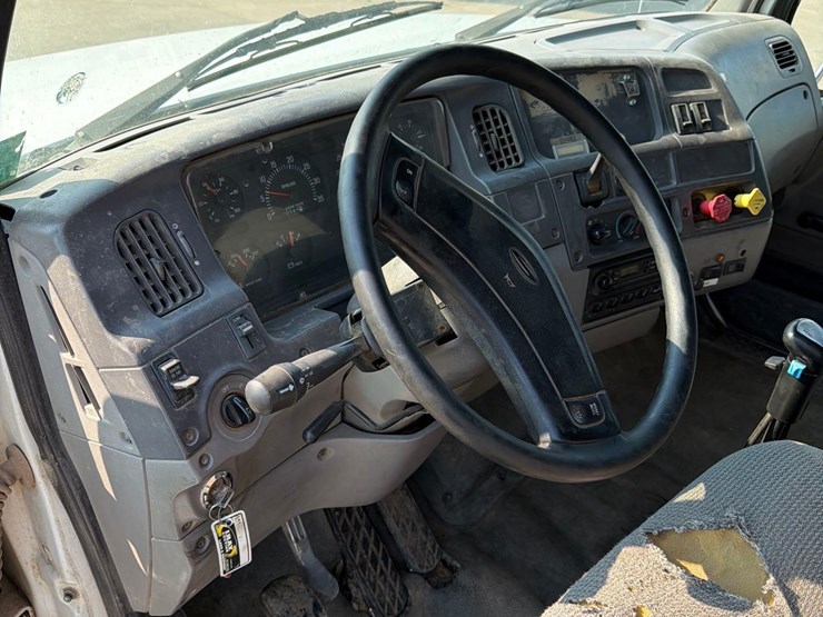 2000-cat-c7-image-40