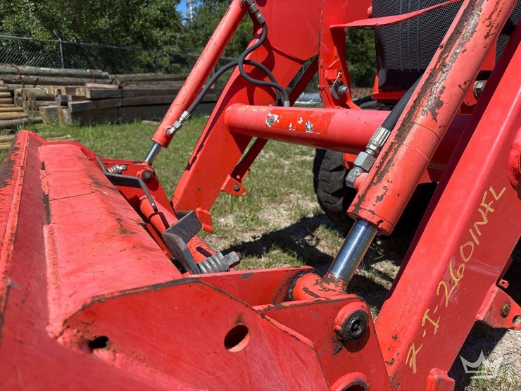 2021-kubota-l4701d-image-11