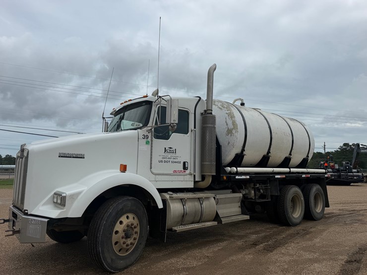2007-kenworth-t800-image-1