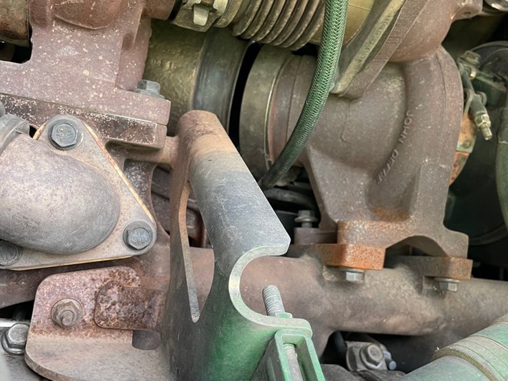 2015-deere-648l-image-42