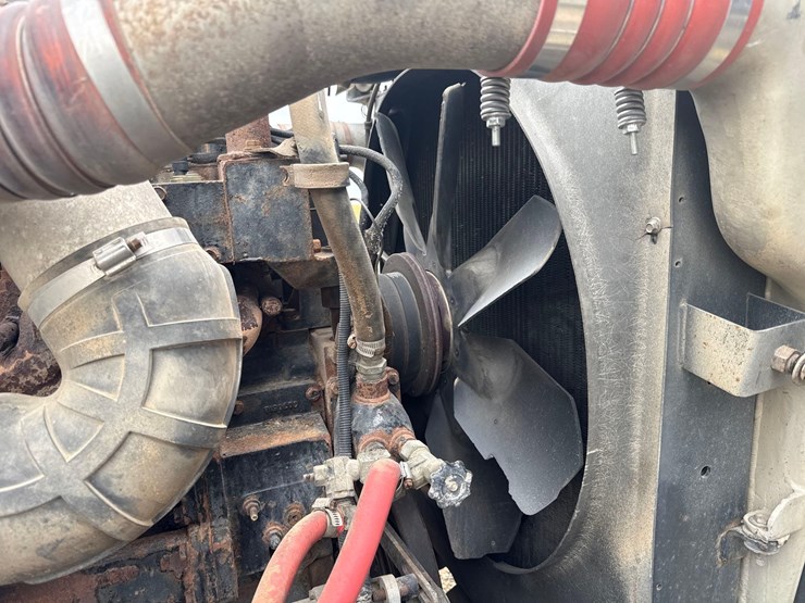 1995-peterbilt-379-image-53