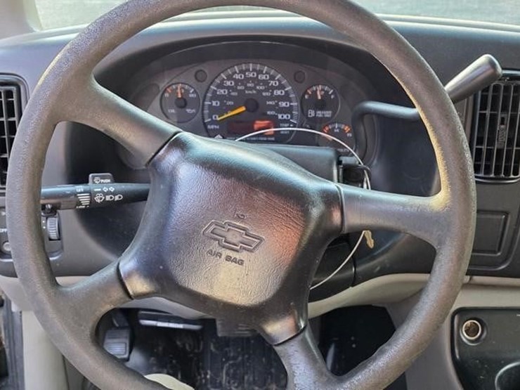 2001-chevrolet-express-3500-image-55