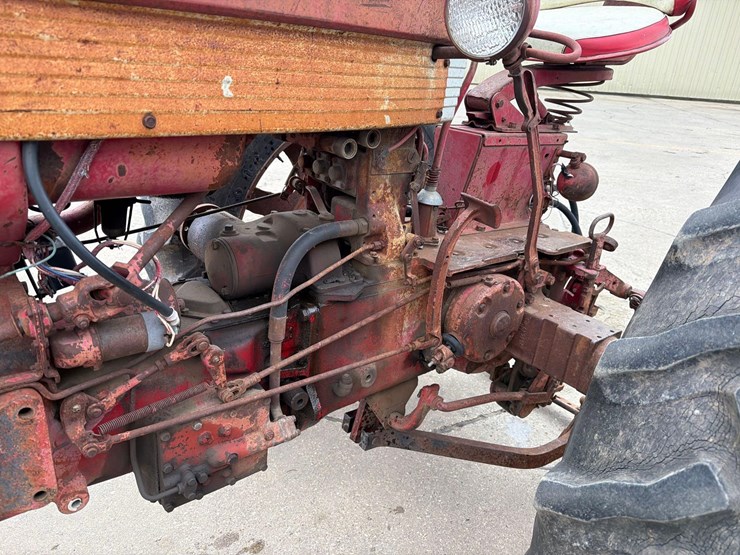 farmall-460-tractor-image-22