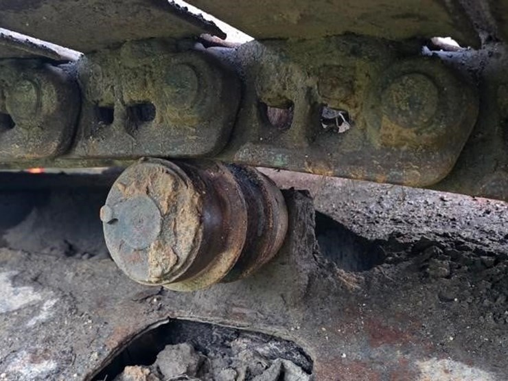 2011-deere-240d-lc-image-30
