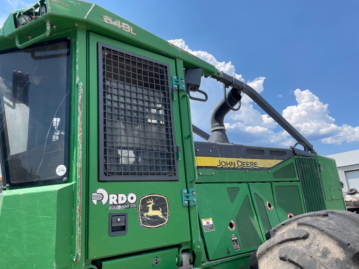 2015-deere-648l-image-31