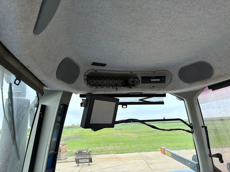 2009-new-holland-t8050-image-39