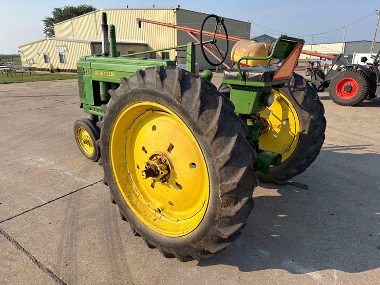 john-deere-b-image-6