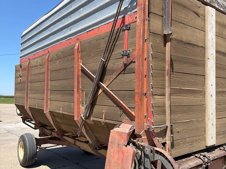 roorda-16ft-rear-unload-silage-wagon-image-7