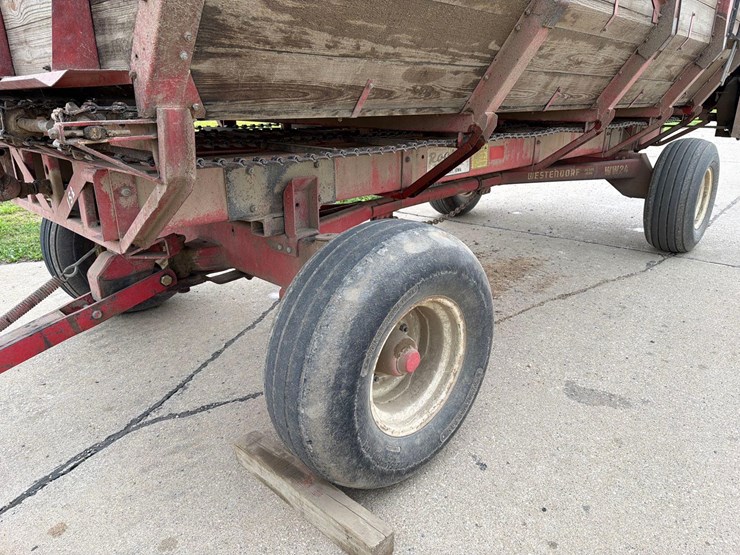 roorda-16ft-rear-unload-silage-wagon-image-7