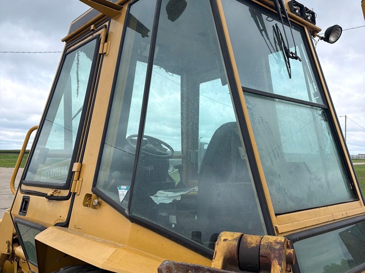 caterpillar-416-image-32
