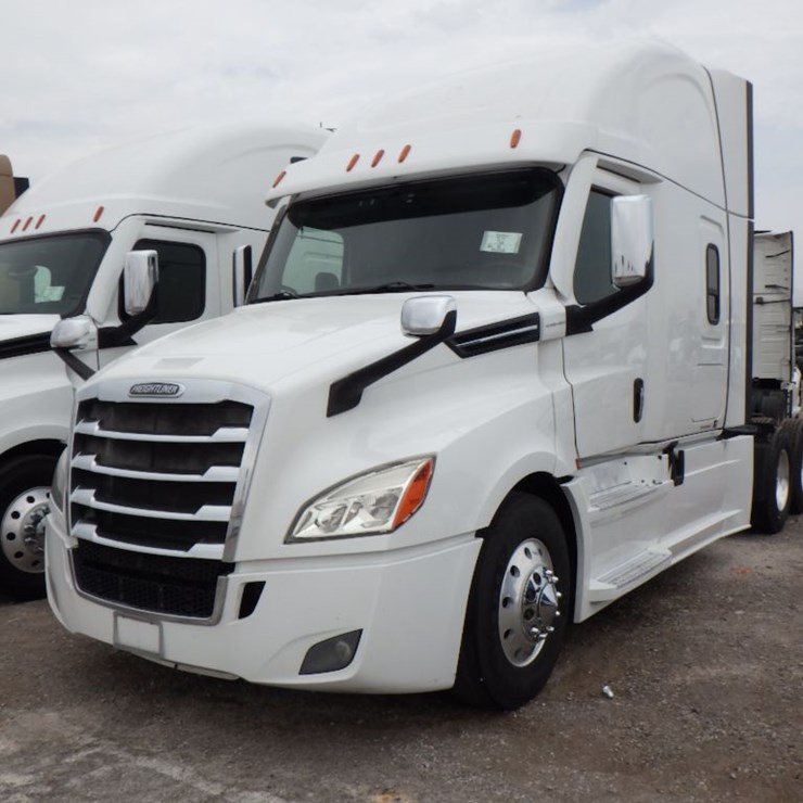 2022 FREIGHTLINER CASCADIA 126