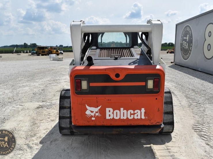 2016-bobcat-t740-image-46