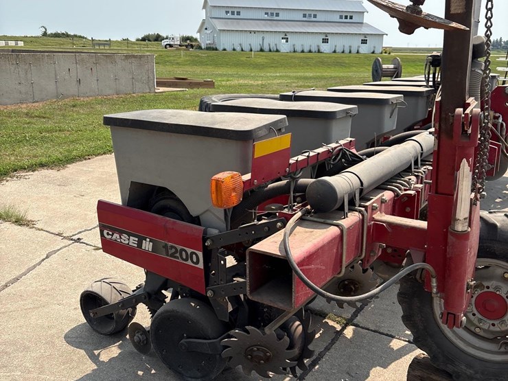 case-ih-1200-image-23