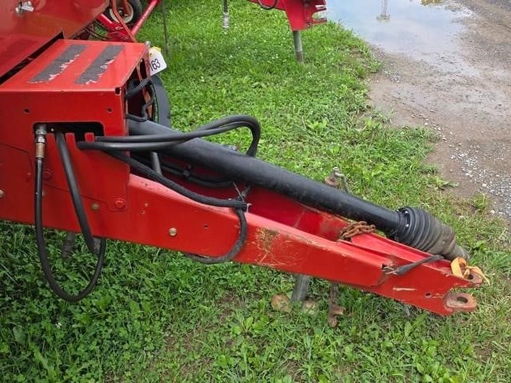 new-holland-br7060-image-6