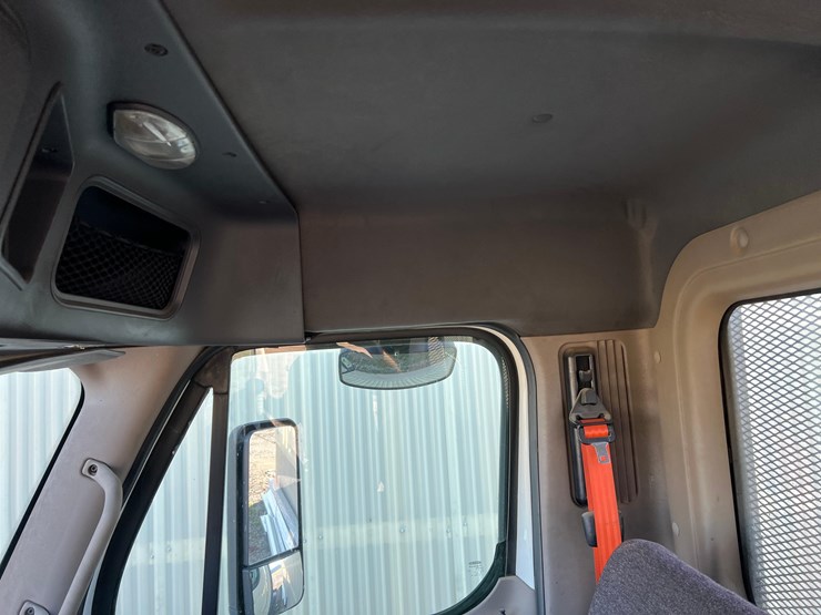 freightliner-cascadia-image-31