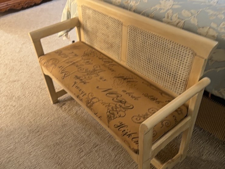 sitting-bench-for-foot-of-bed-image-6