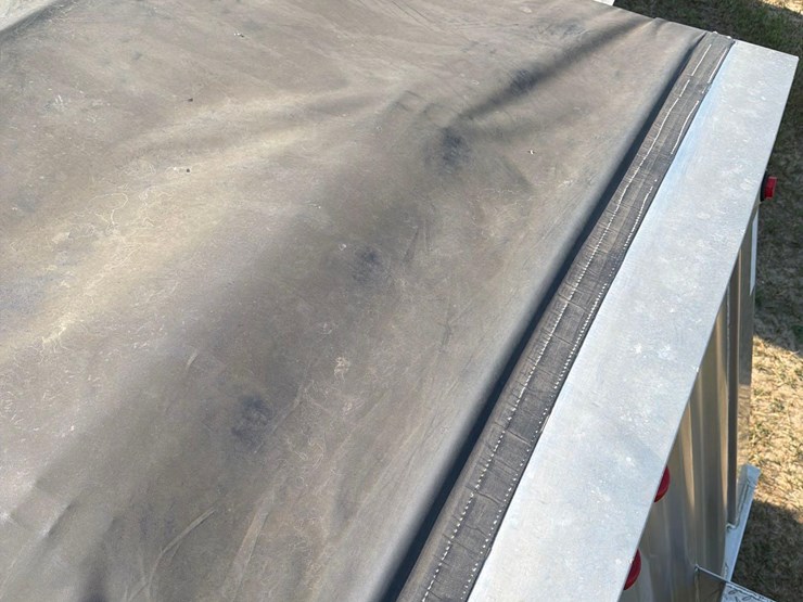 2010-dakota-4100-41ft-semi-grain-trailer-image-37