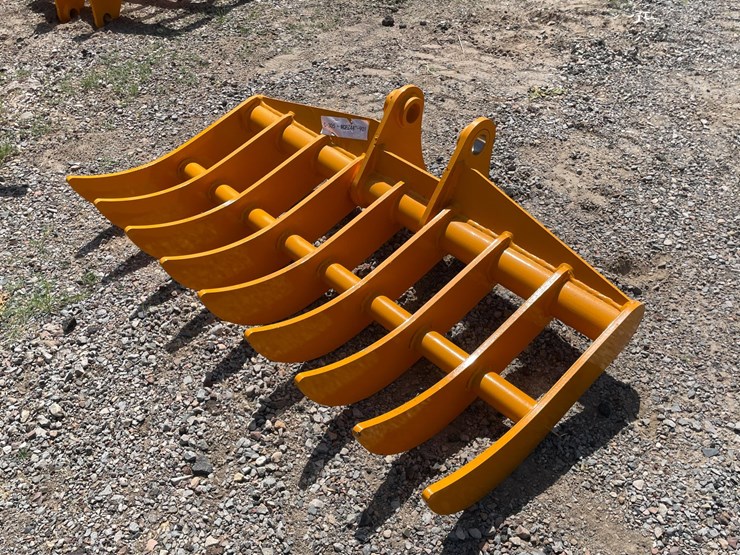2026-caterpillar-305-image-1