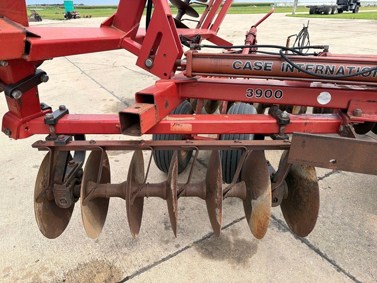 case-ih-3900-image-29