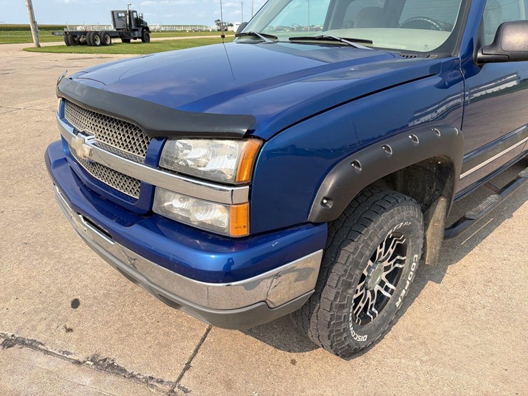 2004-chevrolet-silverado-1500-image-14