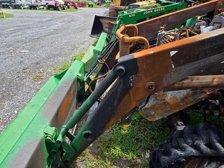 2020-john-deere-4052r-image-26