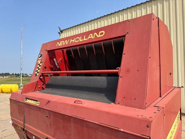 new-holland-660-image-11