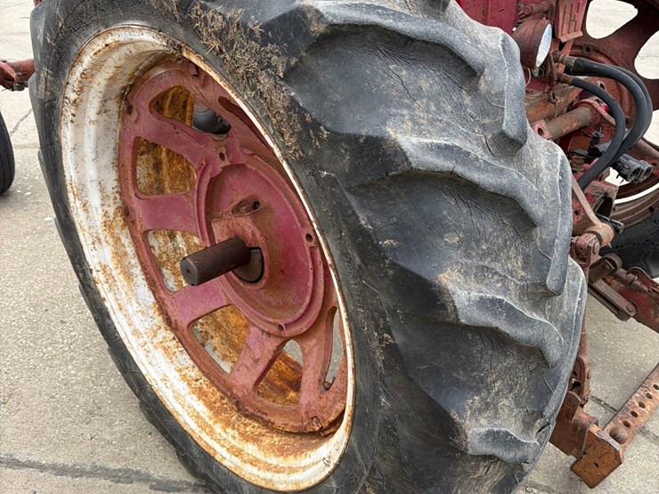 farmall-460-tractor-image-7