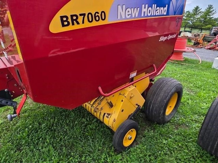 new-holland-br7060-image-15