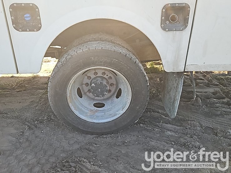 2016-ford-f550-sd-image-13
