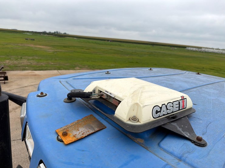 2009-new-holland-t8050-image-55