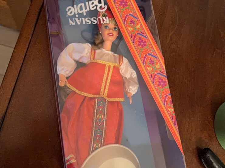 russian-barbie,-new-in-box-image-2