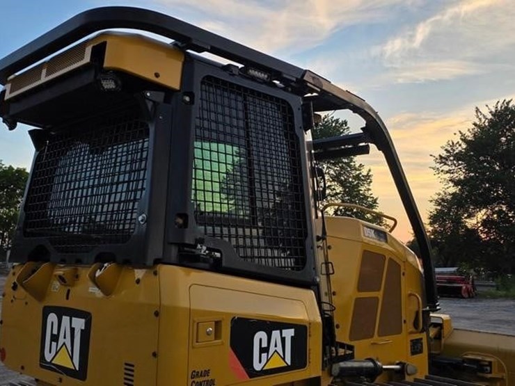 2017-caterpillar-d5k2-xl-image-31