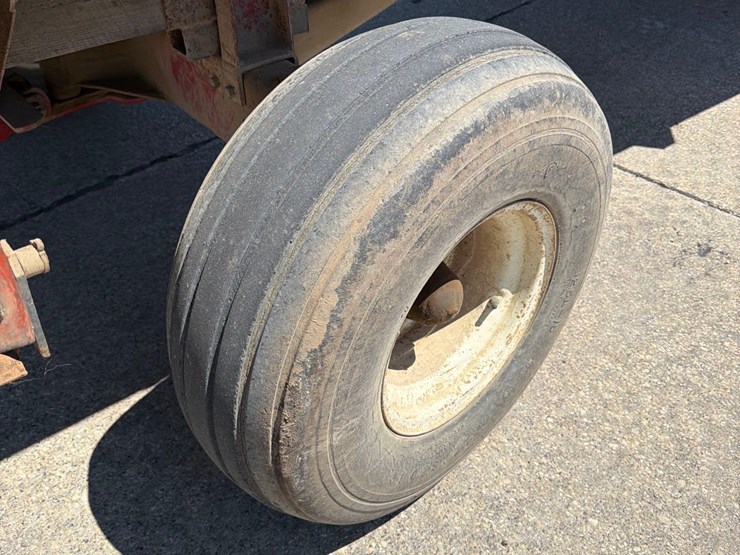 roorda-16ft-front-unload-silage-wagon-image-10