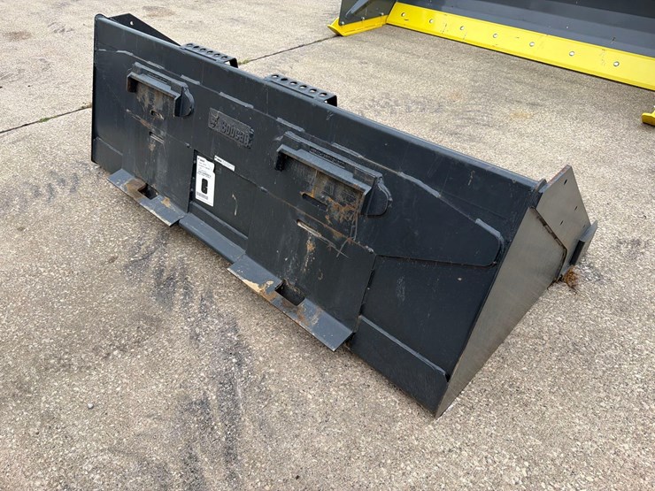 bobcat-6ft-skidloader-bucket-image-3
