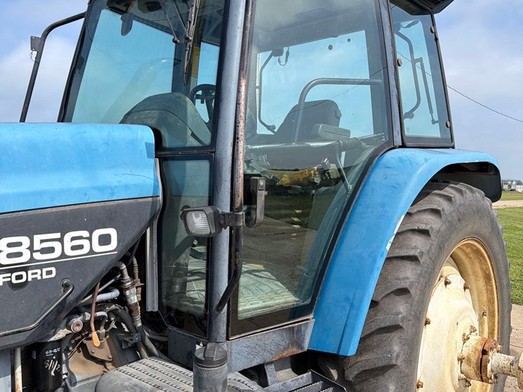 new-holland-8560-image-14
