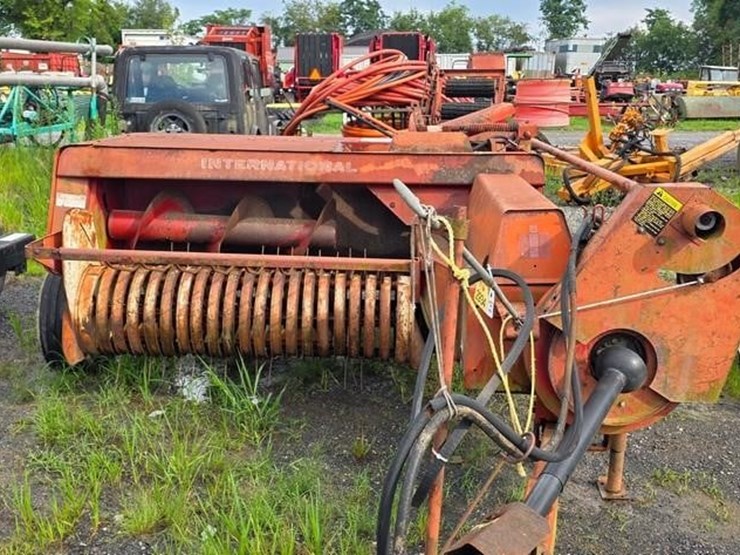internatinal-435i-square-baler-image-26