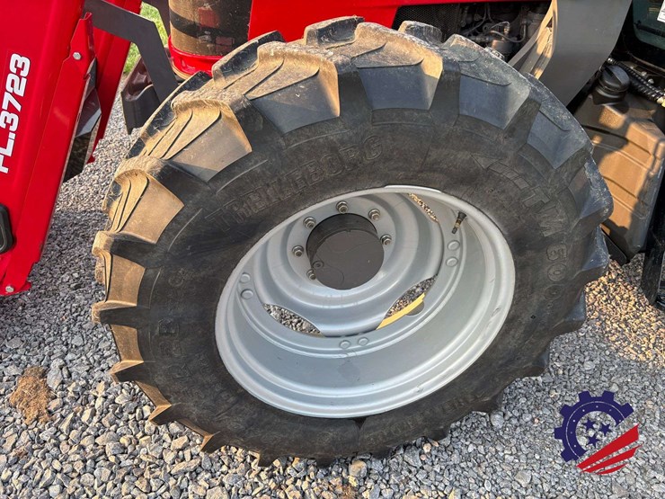 2023-massey-ferguson-5711-image-14