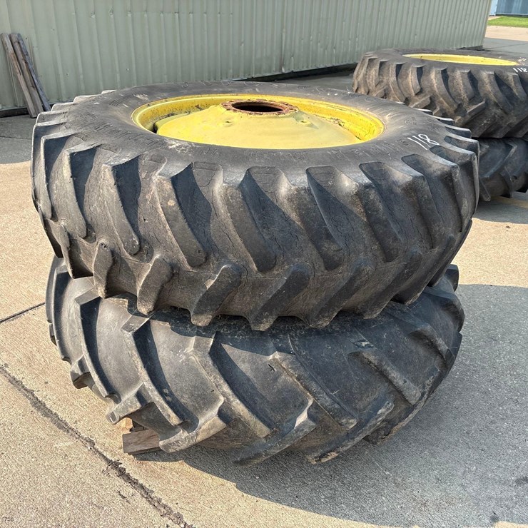 JOHN DEERE A