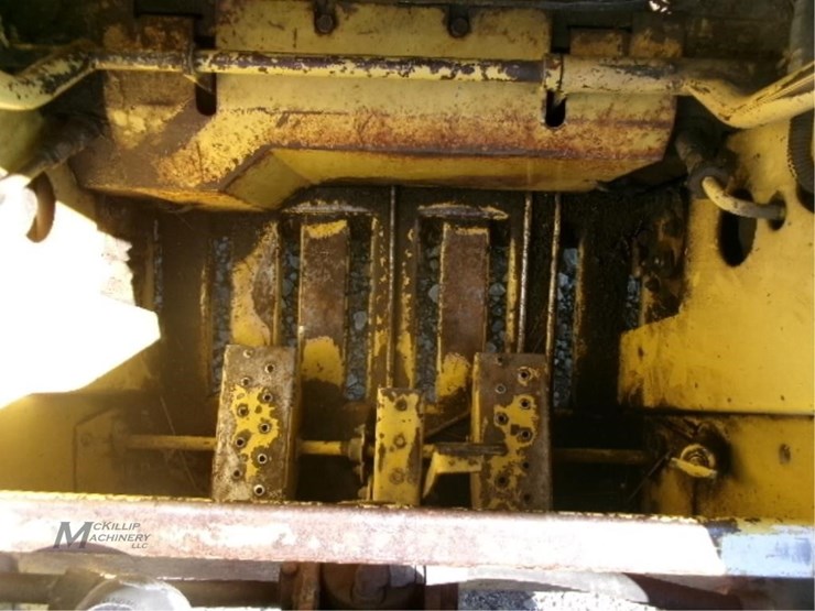 new-holland-l555-image-13