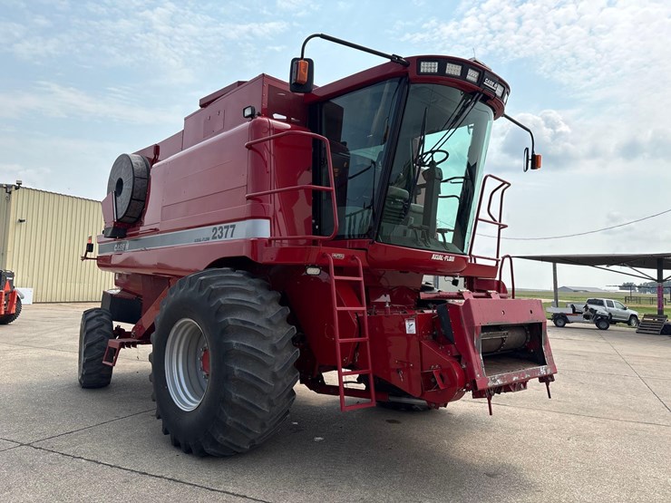 2005-case-ih-2377-image-2
