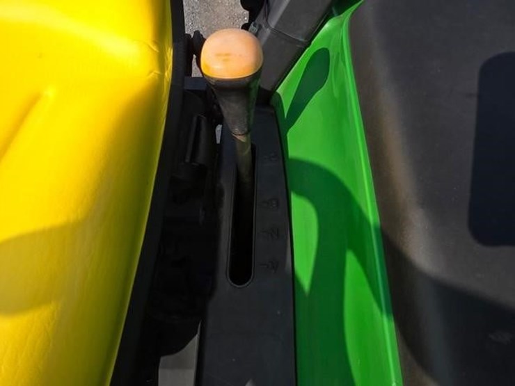 2013-john-deere-3520-image-53