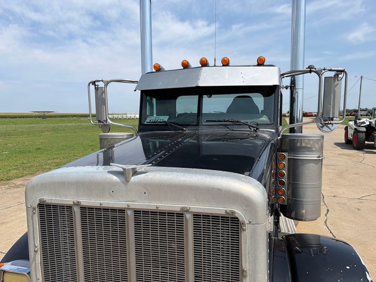 2007-peterbilt-379-image-26