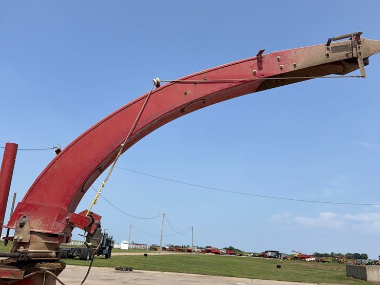 new-holland-900-image-24